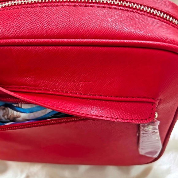 CROSSBODY, LEATHER, ANIMAL HAIR PRINT ON FLAP, RED, REMOVABLE/ADJUSTABLE BUCKLE - Picture 11 of 16
